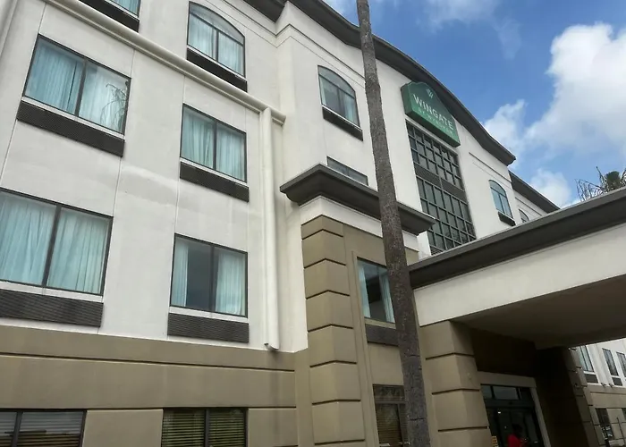 Wingate By Wyndham Houston / Willowbrook