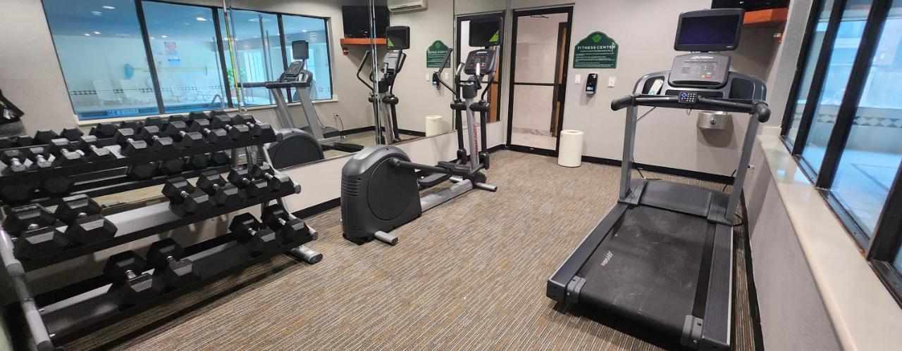 Hotel Wingate By Wyndham / Willowbrook 3*