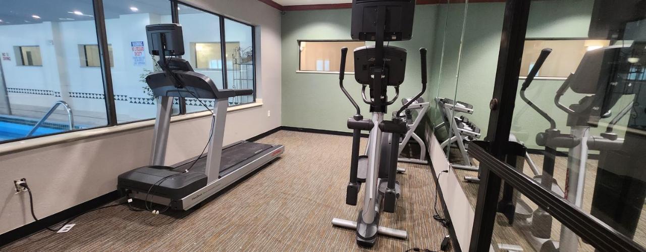 Hotel Wingate By Wyndham / Willowbrook 3*