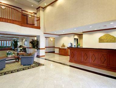 Wingate By Wyndham / Willowbrook Hotel 3*