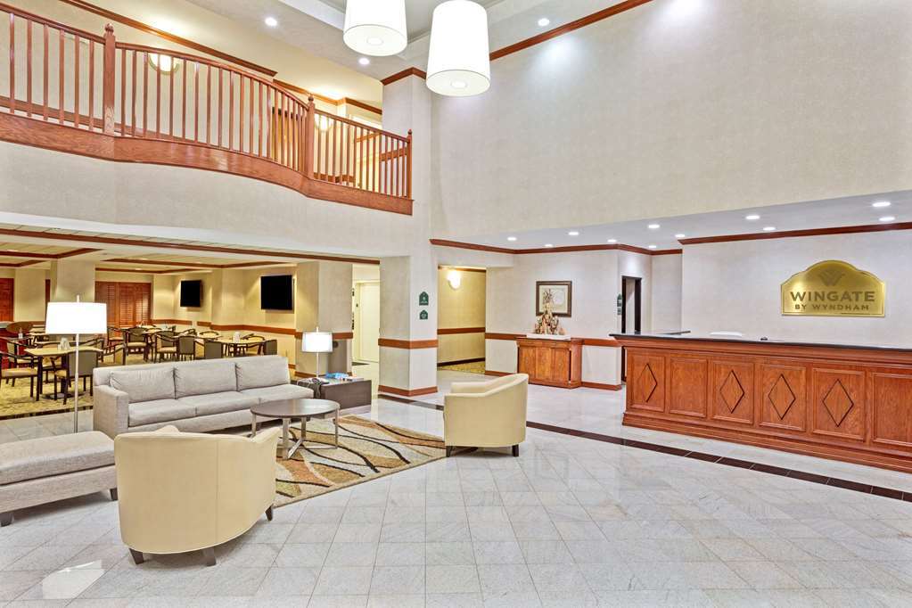 Hotel Wingate By Wyndham / Willowbrook